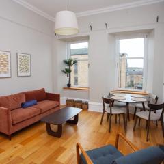 Stylish Southside 2 Bedroom Flat with Free Parking