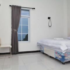 Clarissa Guest House Cisarua Bandung