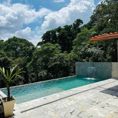 Linda Casa Mobiliada na Serra da Cantareira