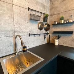 Le cent-soixante-trois