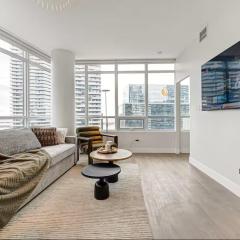 40th Fl Designer Lakeview 2BR PATH & Union Access