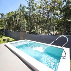 Casa Woods seu Refúgio na Praia do Estaleiro