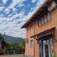 Hostel Dina & Suítes