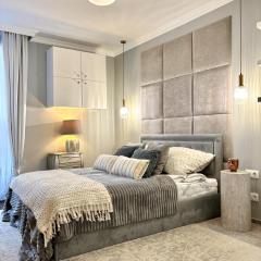 Chłodna Premium 2-Bedroom Apartment, City Center