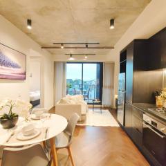 Modern 2BR City Retreat Wominjeka Walk, West Melbourne