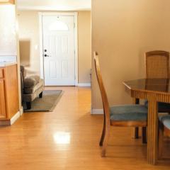 Modest 3BR Heights Stay-Pet Friendly