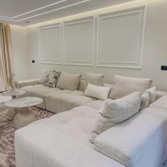 Luxury 3BR Sea View Apart Prime Location