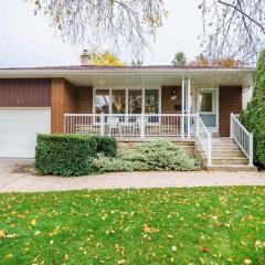 Bachelor Suite Near Transit - Private Stay in Toronto