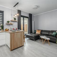 Lumina 3-room apartment near the train station