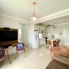 Conforto e praticidade perto da praia, com suíte e ar-condicionado