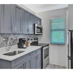 Rustic Retreats Beachy 1BR for 4 guests in the heart of Fort Lauderdale