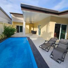 Rawai 4 Bedrooms Private Pool Villa