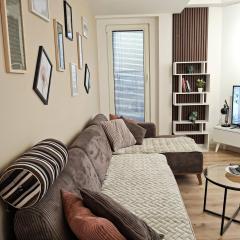 19th floor luxury condo with pool, spa parking