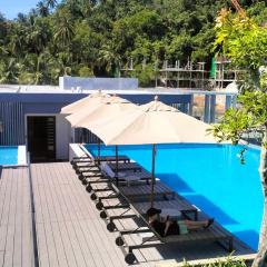 The Aristo Beach by Holy Cow, studio, mountain view