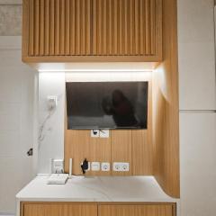 Japandi City View Room, Glodok, Gym & Pool Access