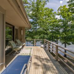 What-A-View HSV - Serene Lakeside Town Home