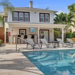 Modern 1BR Retreat w Pool & Bar at Lake Worth