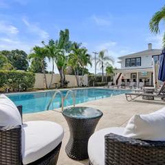 Modern Studio w Kitchen and Pool at Lake Worth