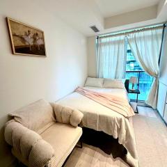 Cozy studio near Yonge Eglinton Subway Midtown