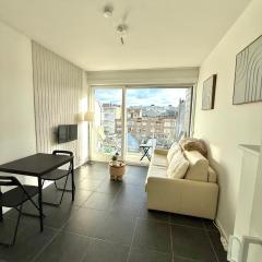 Julia's Seaside Nest