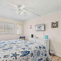 Salty Sands 4 208 2BR Ocean-Block Condo Balcony Beach Gear & Parking