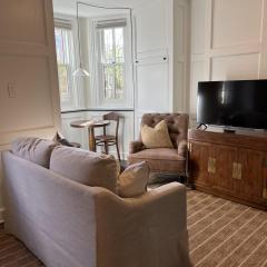 Cozy One-Bedroom Apartment in Heart of Dupont