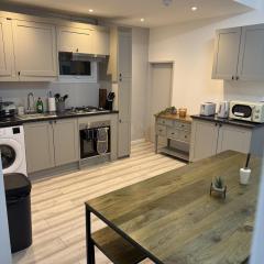 Amanah Properties - Contractors 4 Bed in Wembley with Parking