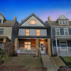 Stylish Mt Washington Home with Private Deck and Easy Access to Downtown and Stadiums