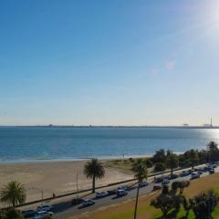 Boutique Stay at St Kilda Beach with amazing views