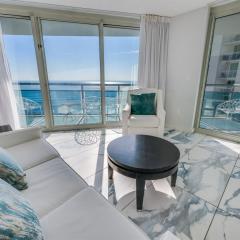Amazing Oceanfront 2BR condo with pools and views