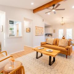 Cozy retreat and views near campus with gourmet kitchen