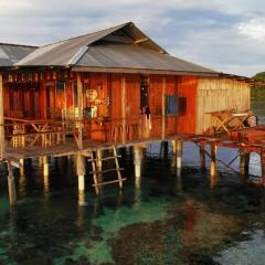 Nur Homestay, Mini Resto & Souvenir