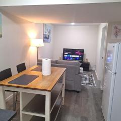 Nest and Rest modern cozy suite Self checking Free parking