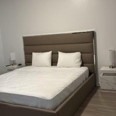 Fresh & Modern Melrose 2BR 2 BATH- Great for Families