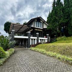 X4 VILLA with pool Villa Istana Bunga by YourHome