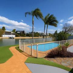 Stillwater Getaway - Waterfront House with Pontoon - Holiday Home