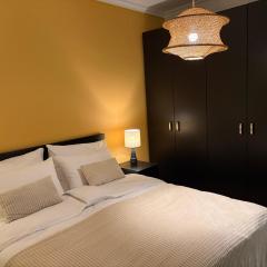 Great Forest, Free Parking - Rest & Nest Chic