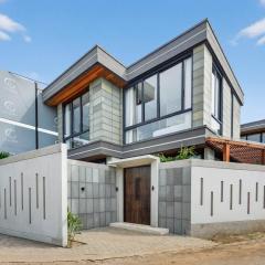 Bellana Villas 2BR Tropical Escape in Balangan