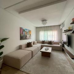 Modern En-Suite 2BR Near Casa Voyageur Parking & Wi-Fi