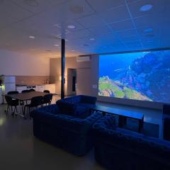 Loft 200m2 avec écran led géant de 10m2