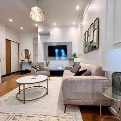Chic & Spacious and lovely Family Apartment for 9 near Brussels Midi Station