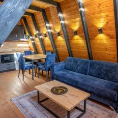 Golden Cabin 2 Gjinar by PikHost