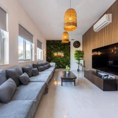 Design Luxury Penthouse with Private Pool