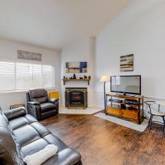 Mountain View Ski Condo Sleep 6 - Fireplace - Hot Tub