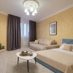 102 центр, 1-6 гостей 2-х комн кв с 2-мя кроватями и 2-мя диванами на 23м этаже,кондиционер,фильтр воды, смарт ТВ, интернет бесплатный