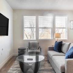 Landing Incredible 1BD Pool Courtyard