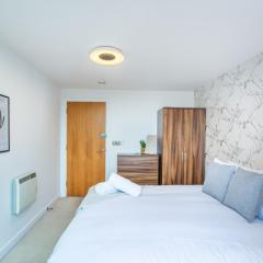 City Retreat - 2 Bedrooms, 2 Balconies & Wi-Fi