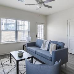 Landing Chic 1BD Pool Yoga Studio