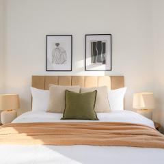 Elegant 3-Bed Townhouse in Central York