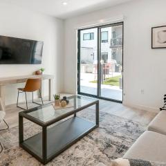 Landing Amazing 1BD Courtyard Rooftop Lounge